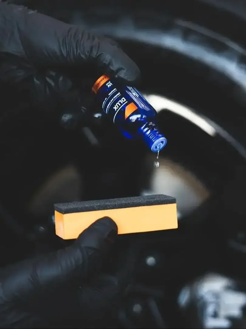CARPRO DLUX 30ML Trim & Plastic Coating – Long-Lasting UV Protection, High Gloss Shine & Restoration for Car Exterior Surfaces